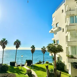 Sea View 1st Line Free Parking Apartment