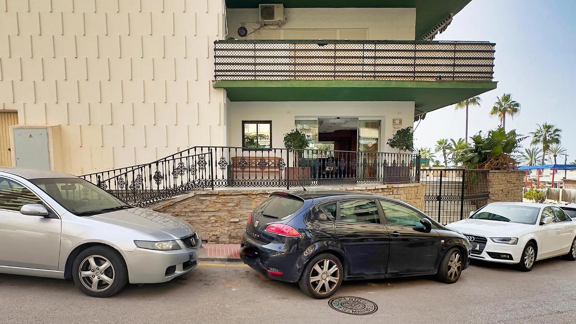 דירה מארבלה Mediterraneo 508. Fantastic Studio On The Beachfront With Sea Views. ספרד